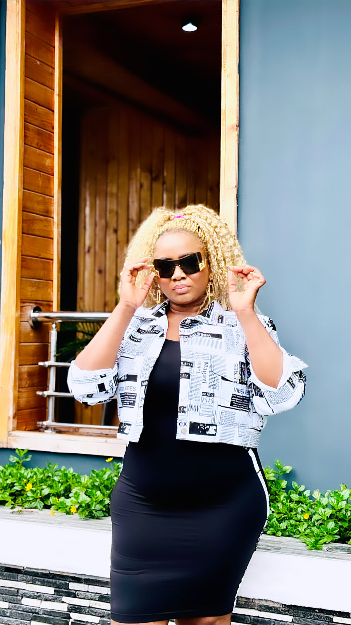 INI IMA ❤️ JACKET PAIRED WITH OUR MEDIUM COMPRESSION MIDI SHAPEWEAR DRESS - Image 3