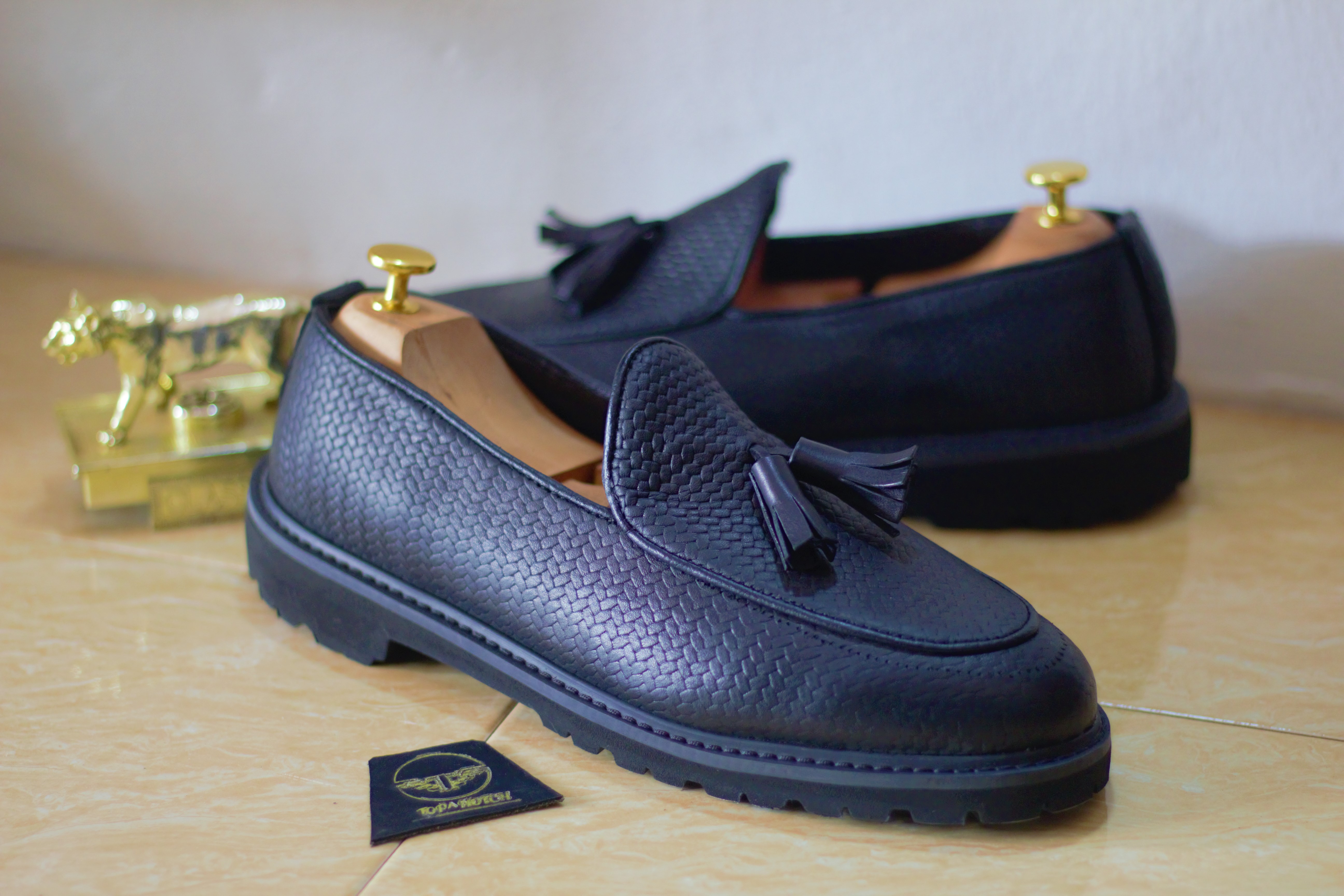 Top^Notch Shoes World